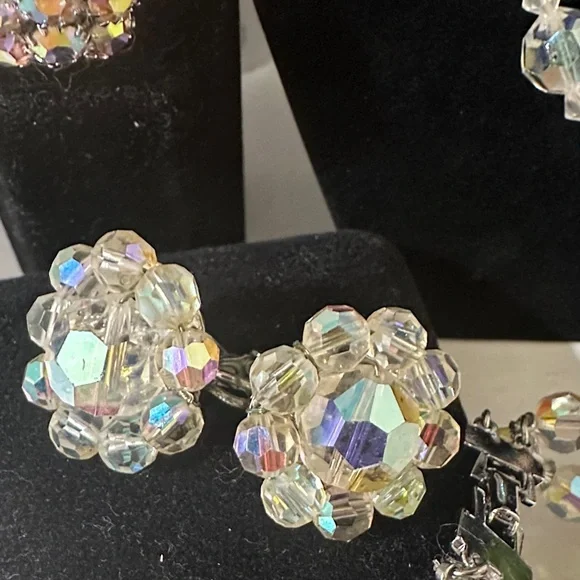 Aurora Borealis 
 Crystal Beaded Jewelry Set - Picture 3 of 5